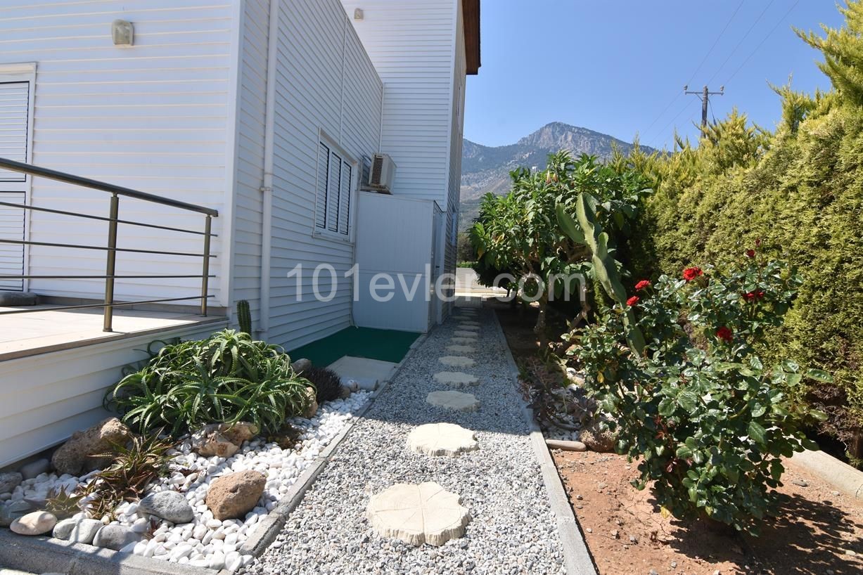 VILLAS FOR SALE IN KYRENIA ** 