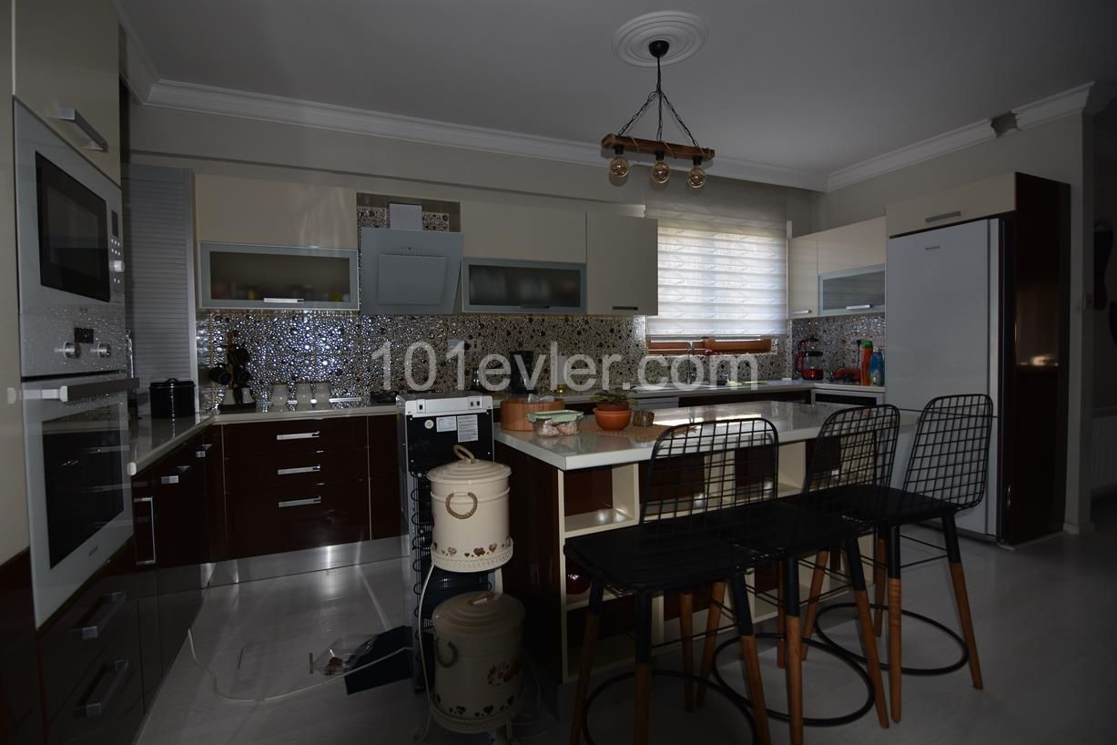 3+1 VILLA ZUM VERKAUF IN KYRENIA ** 