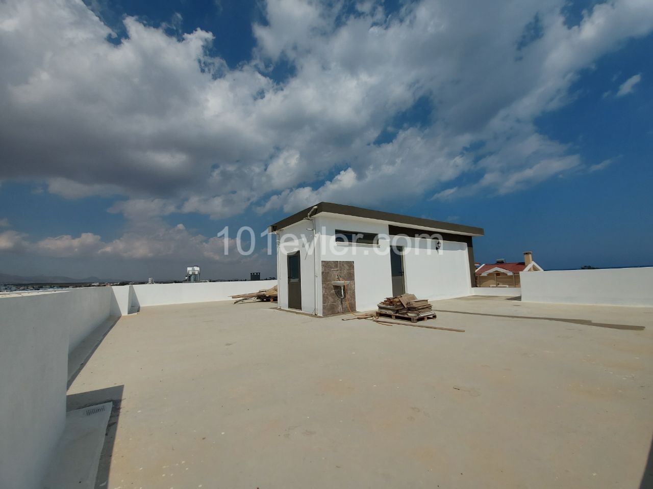 New 3+1 flats ready to move walking distance to the sea