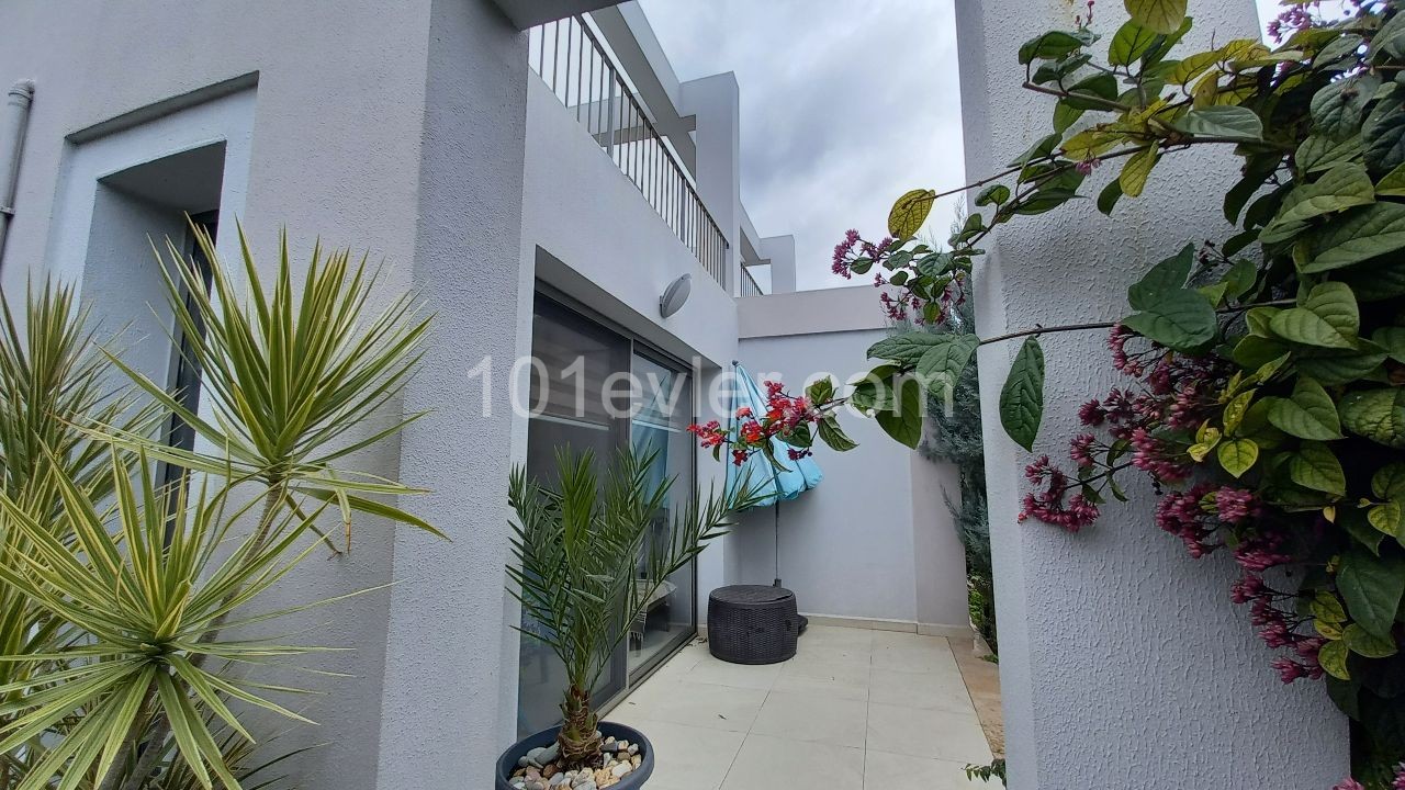 Alsancak 2+1 Semidetached Duplex Villa With Garden