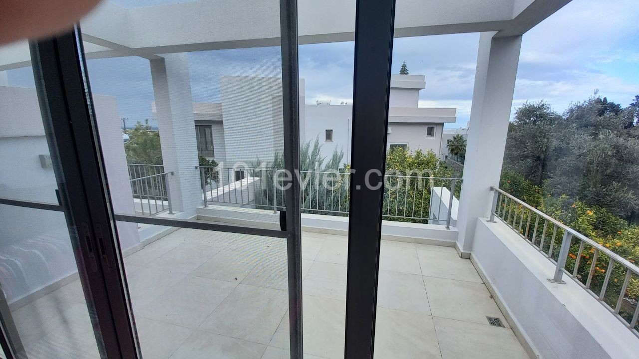 Alsancak 2+1 Semidetached Duplex Villa With Garden