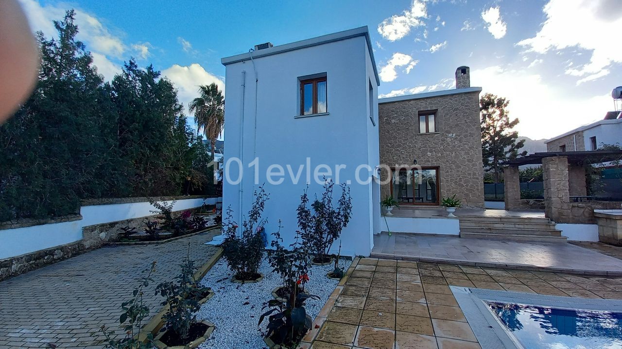 Karaoğlanoğlu 3+1 Detached Villa