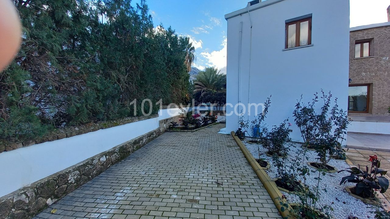 Karaoğlanoğlu 3+1 Detached Villa