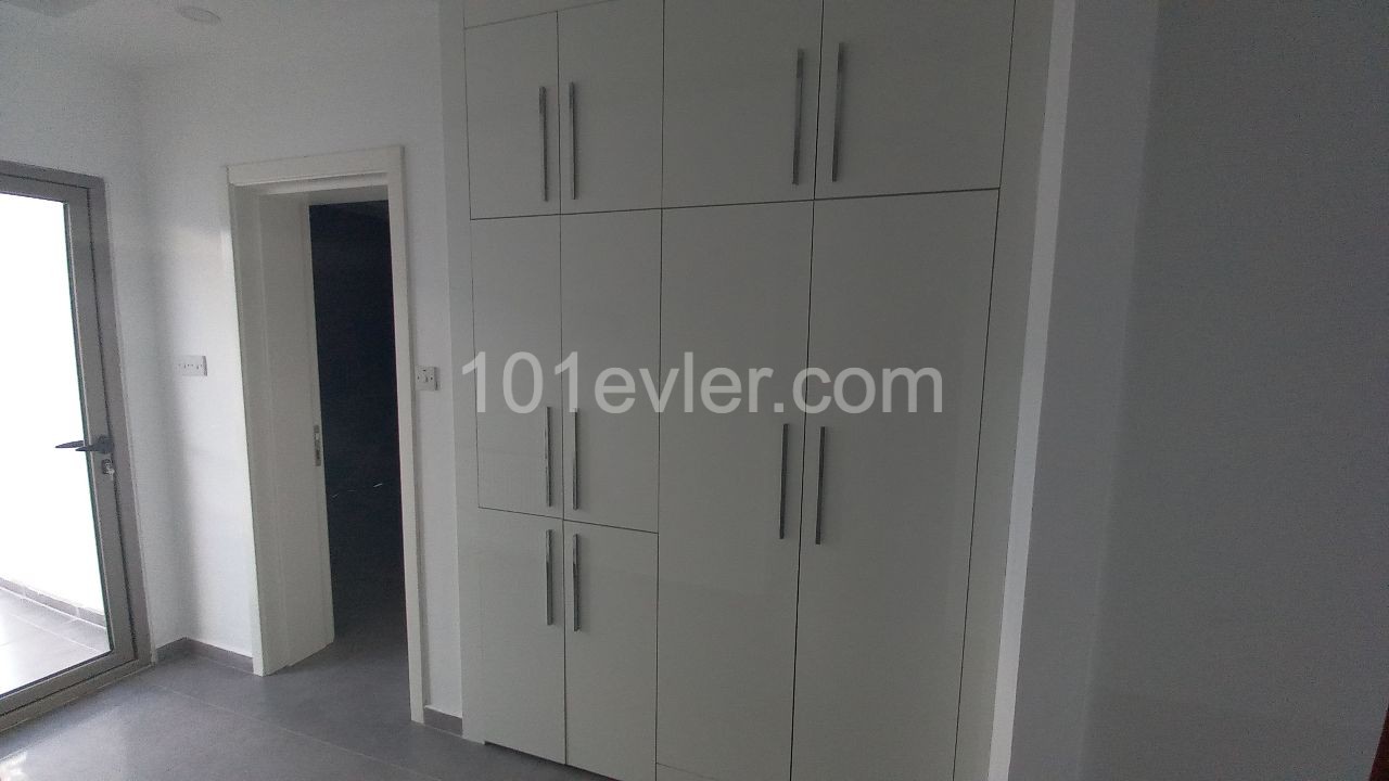 Girne Merkez Deniz Manzaralı 3+1 Penthouse