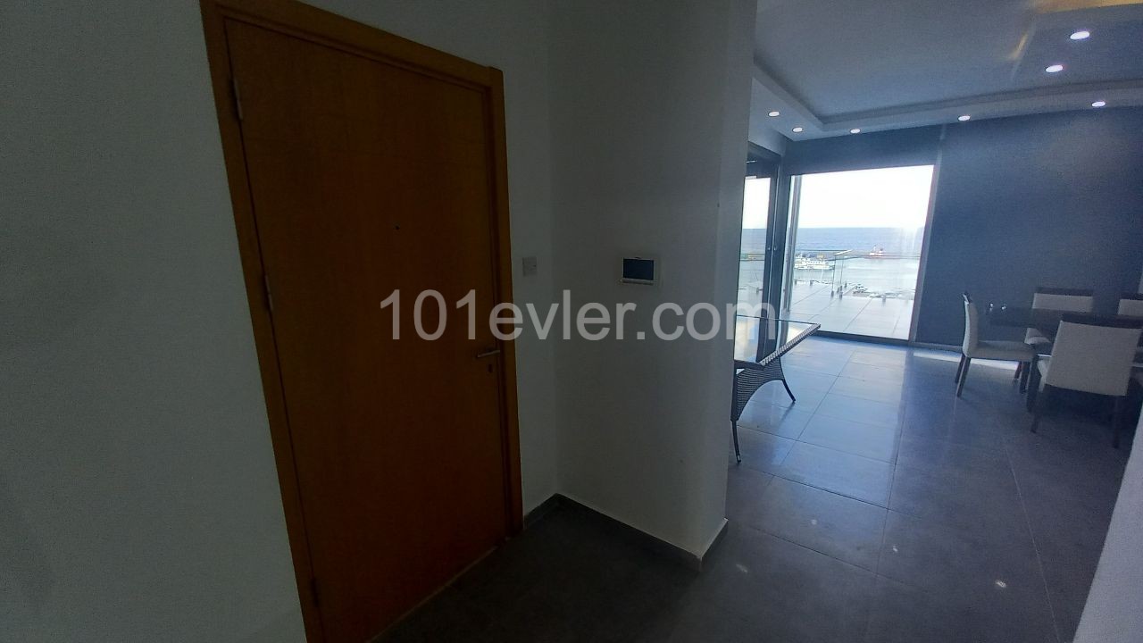 Girne Merkez Deniz Manzaralı 3+1 Penthouse