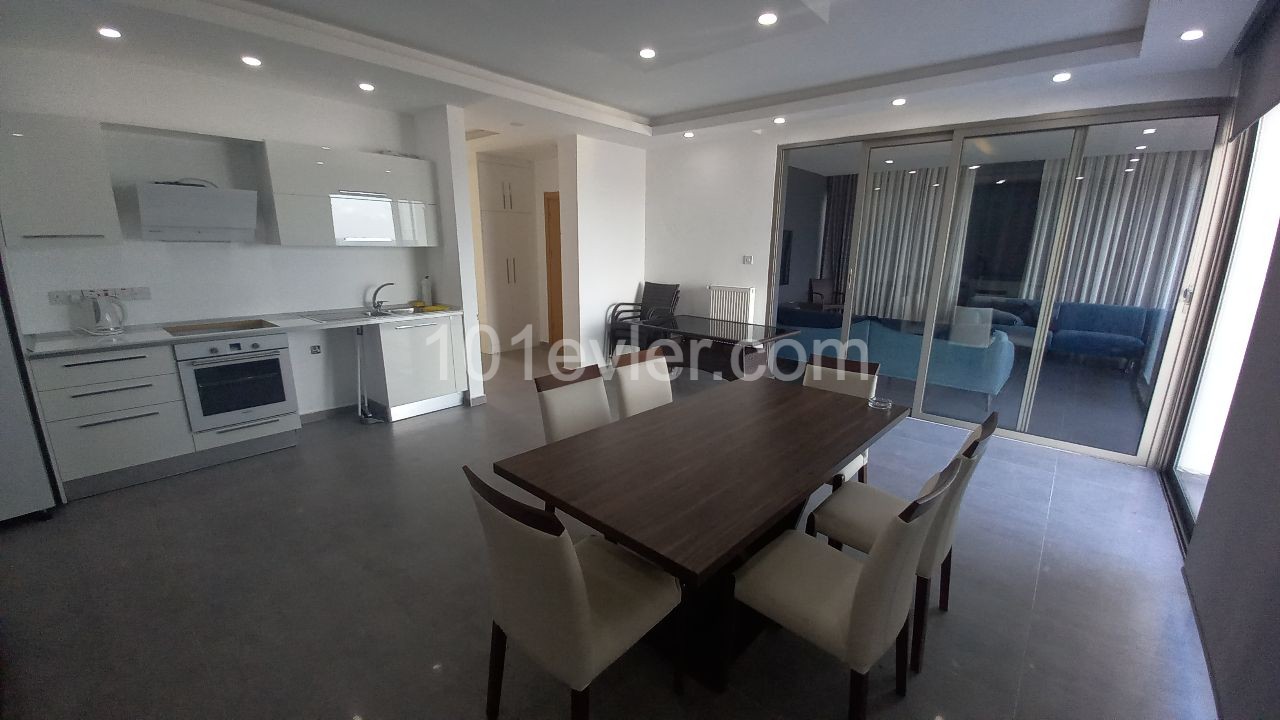 Girne Merkez Deniz Manzaralı 3+1 Penthouse