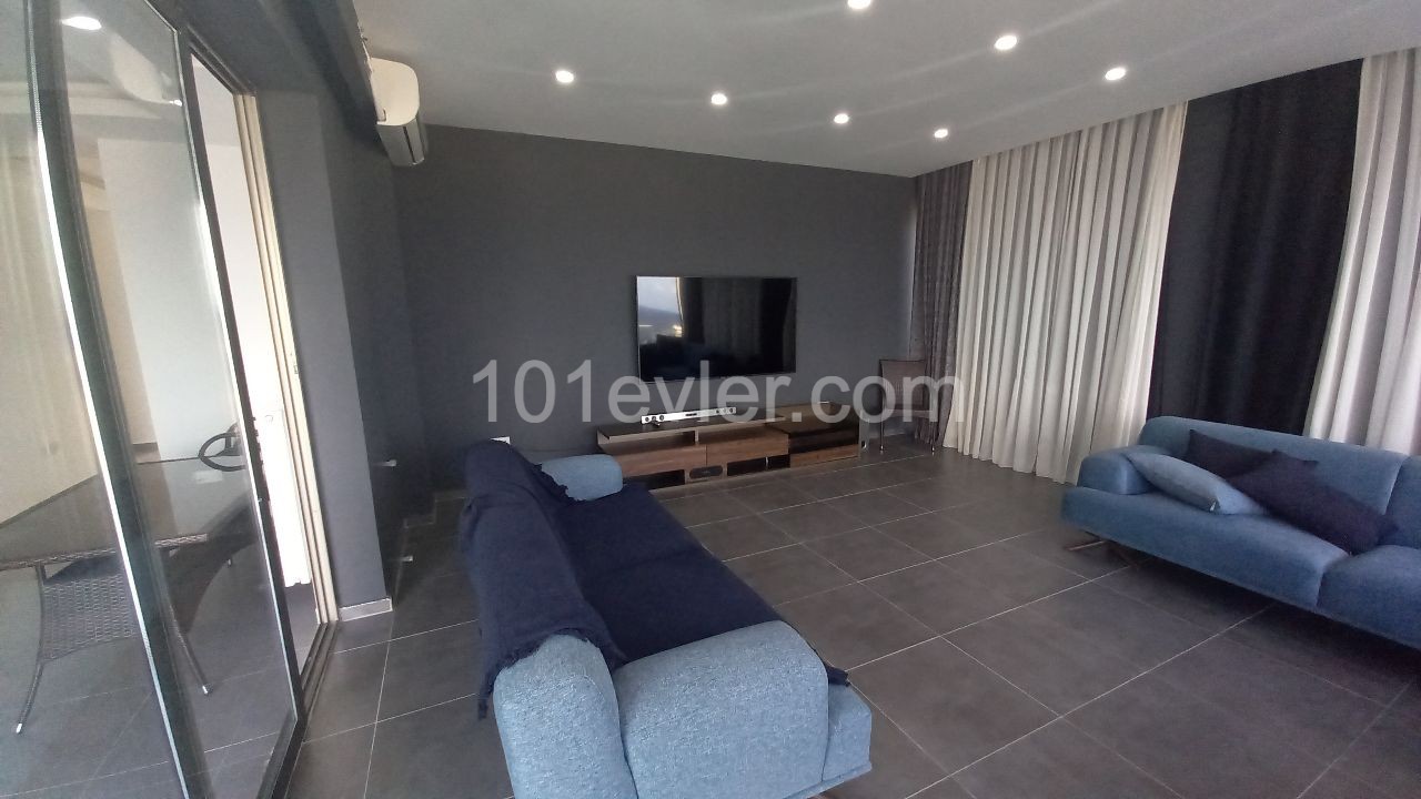 Girne Merkez Deniz Manzaralı 3+1 Penthouse