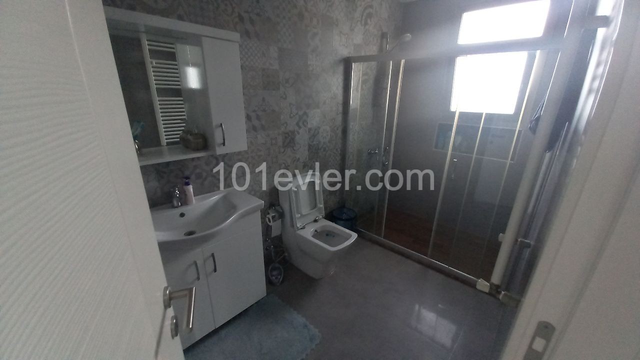 Girne Merkez Deniz Manzaralı 3+1 Penthouse