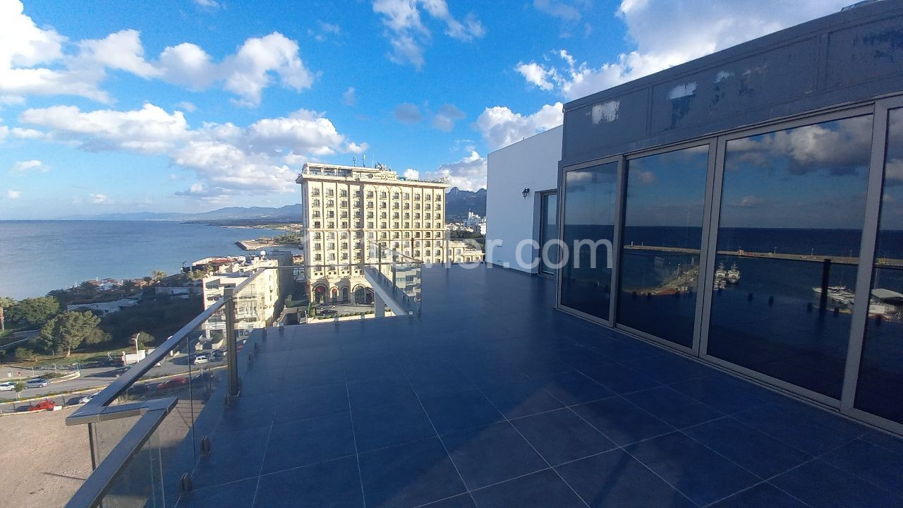 Girne Merkez Deniz Manzaralı 3+1 Penthouse