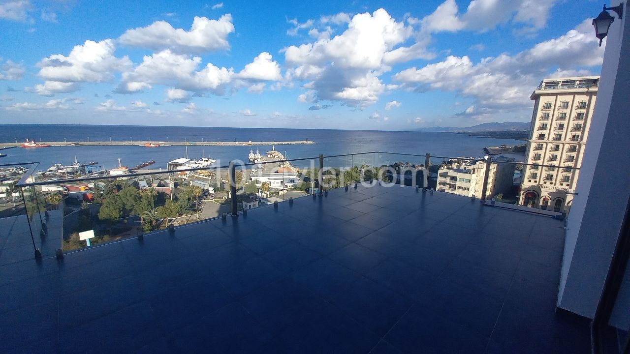 Girne Merkez Deniz Manzaralı 3+1 Penthouse