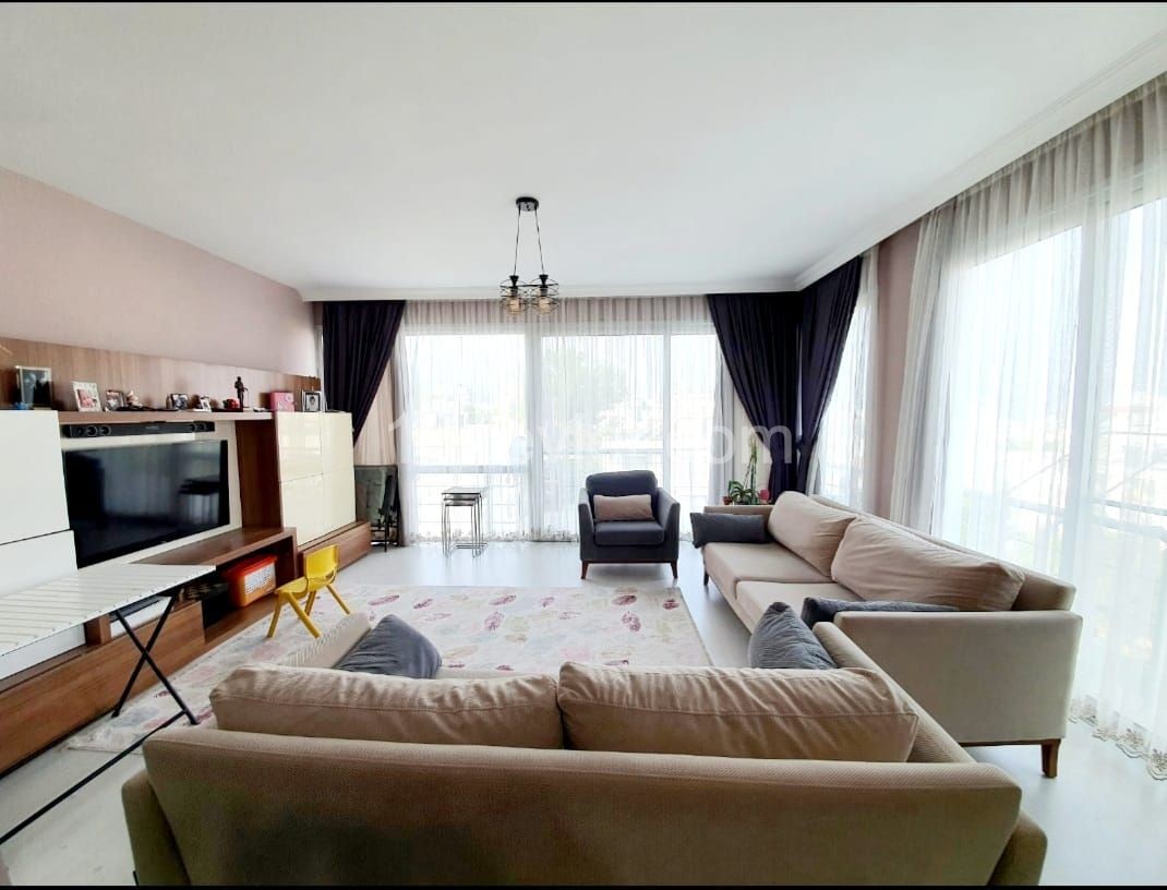 GİRNE SATILIK 3+1 DAİRE