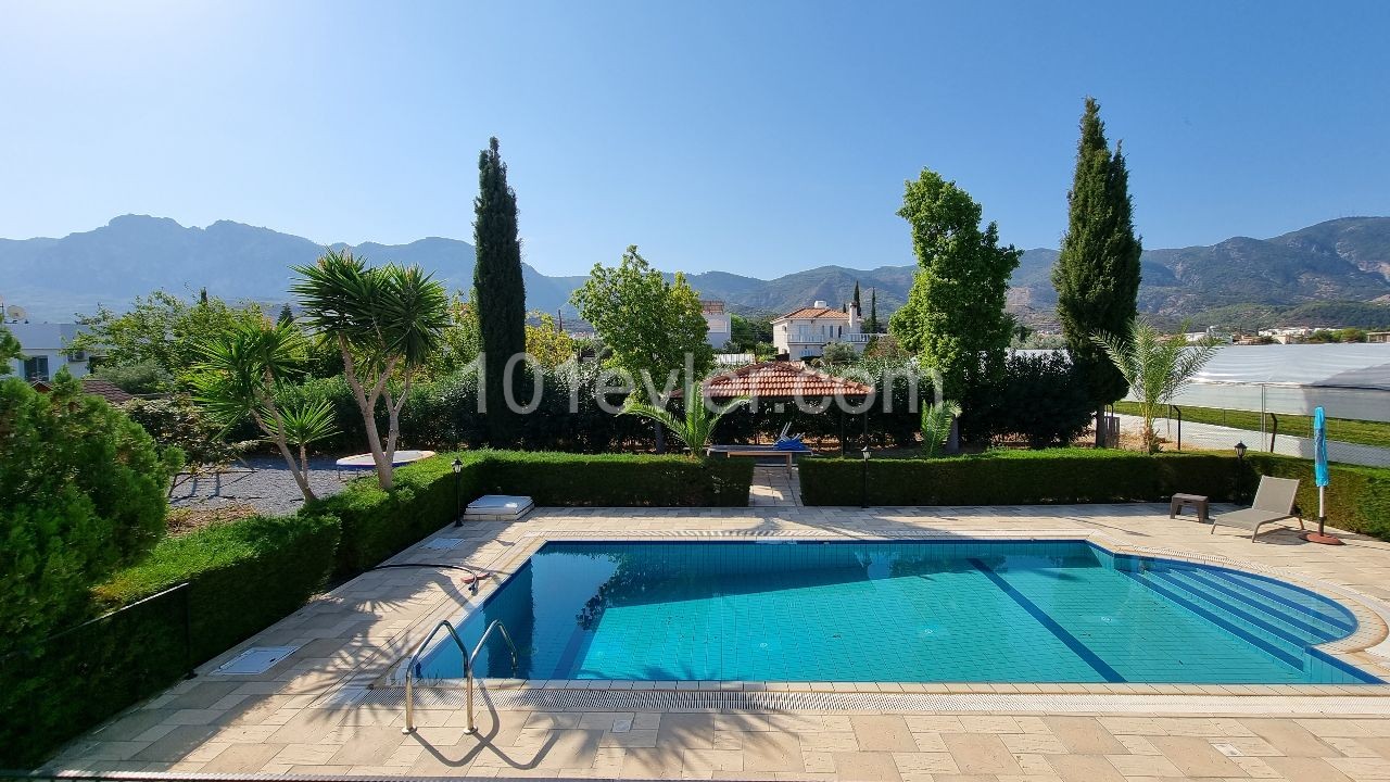 3+1 Freistehende Villa Zum Verkauf In Kyrenia / Yesiltepe ** 