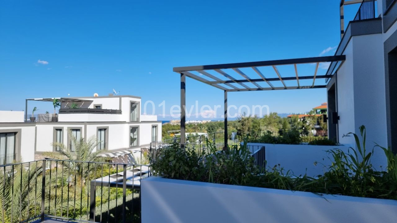 Kyrenia / Alsancak 2 + 1 Penthouse Mit Terrasse Zu Verkaufen ** 