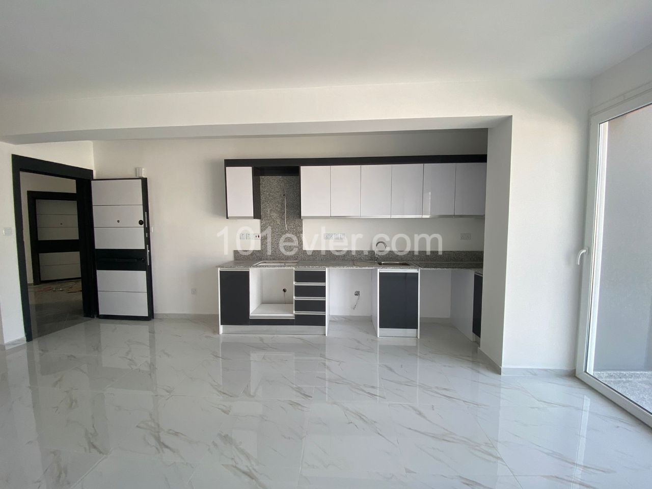 GİRNE SATILIK 1+1 DAİRE 