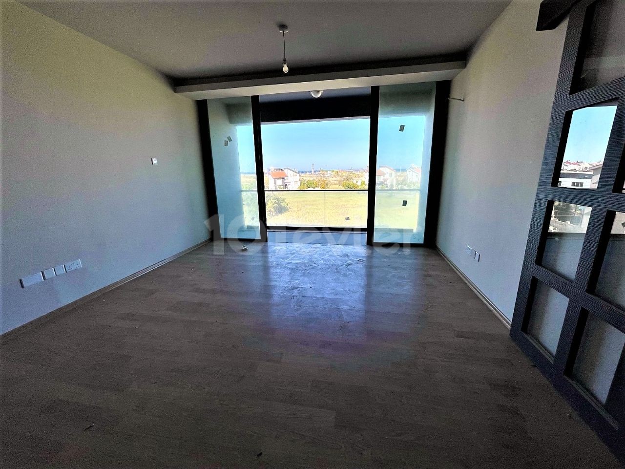 2 + 1 WOHNUNG ZU VERKAUFEN IN PIER LONGBEACH ** 