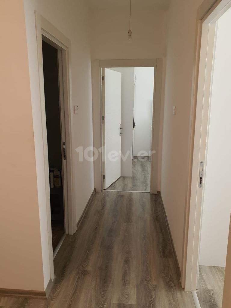 Girne Nusmar Bölgesinde Satılık Full Eşyalı 2+1 Daire