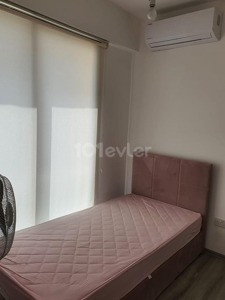 Girne Nusmar Bölgesinde Satılık Full Eşyalı 2+1 Daire