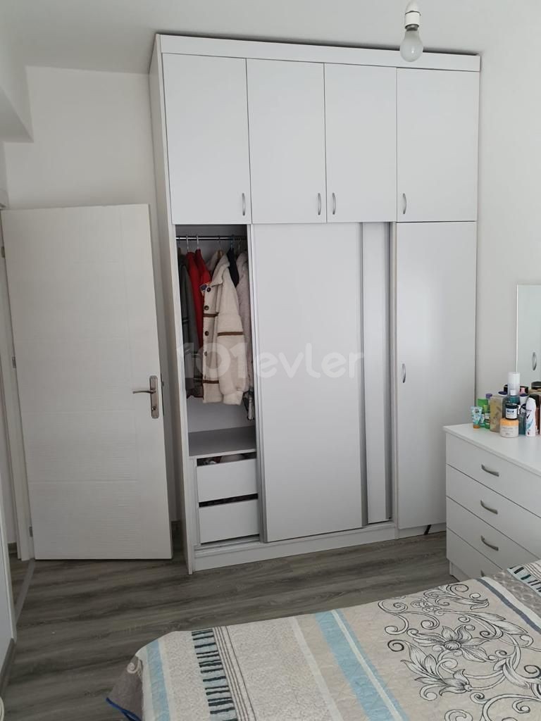 Girne Nusmar Bölgesinde Satılık Full Eşyalı 2+1 Daire