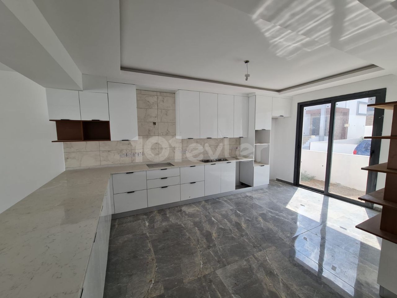 3+1 Villa in Gehweite zum Meer in Alsancak ** 