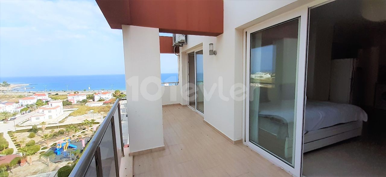 Sea View 1+1 Flat For Sale In Iskele Longbeach