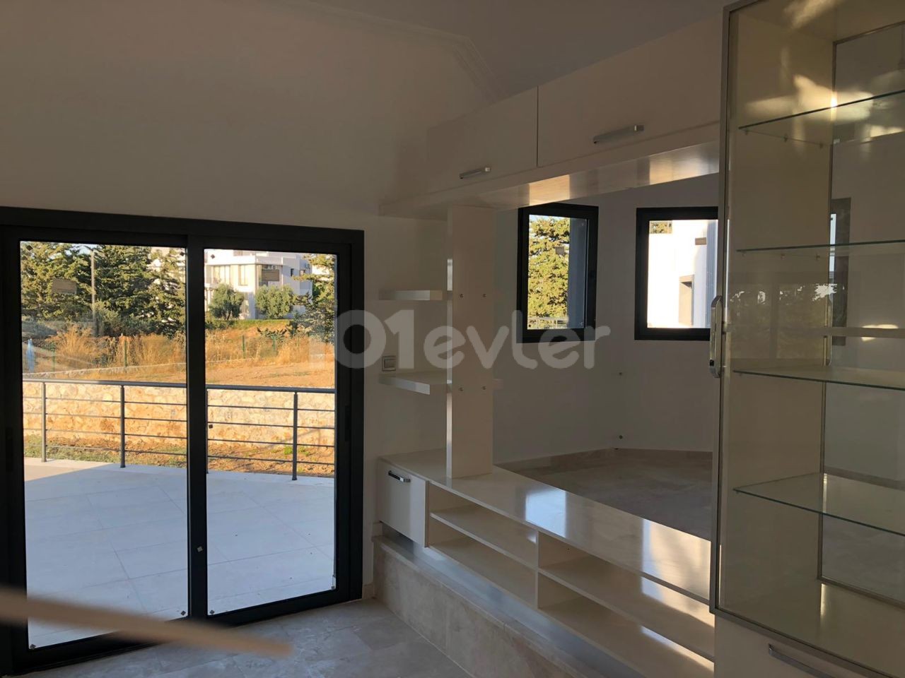 4+1 luxury villa for sale in alsancak kyrenia