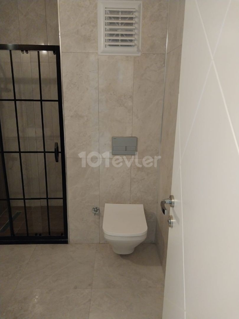 Flat To Rent in Alsancak, Kyrenia