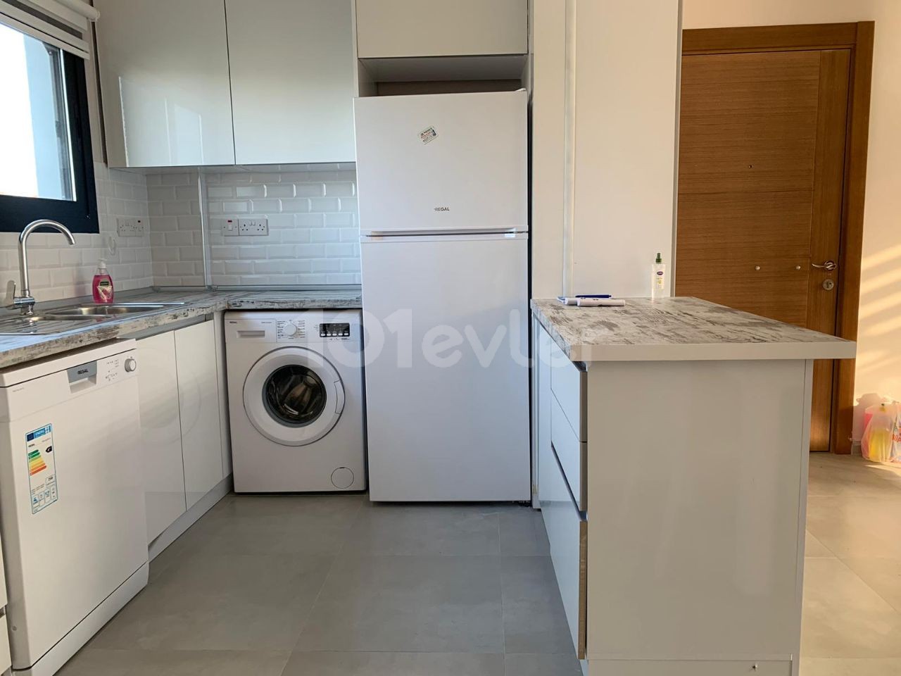 Full Eşyalı Sıfır 2+1 Havuzlu Site İçerisinde Kiralık Daire