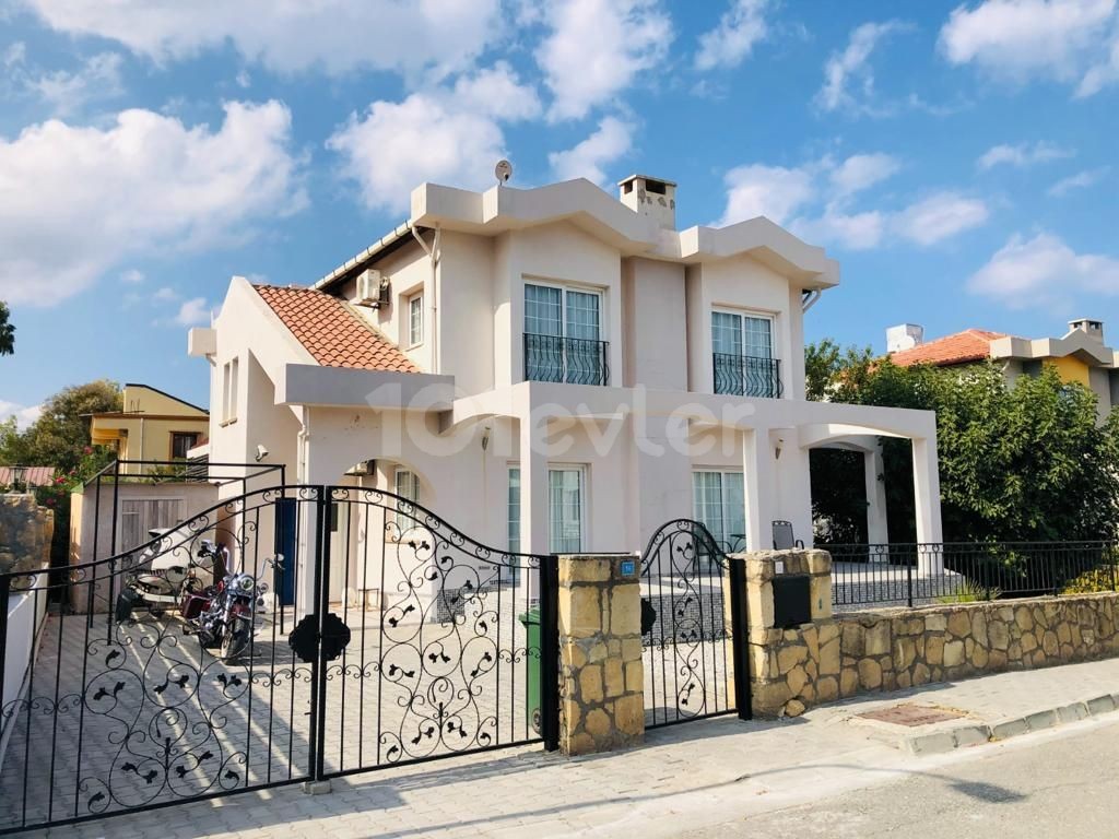 STUNNING 3 BEDROOM VILLA WITH GARDEN AND SWIMMING POOL FOR RENT IN KYRENIA LAPTA 