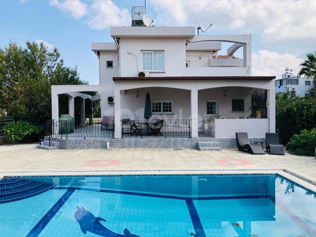 STUNNING 3 BEDROOM VILLA WITH GARDEN AND SWIMMING POOL FOR RENT IN KYRENIA LAPTA 