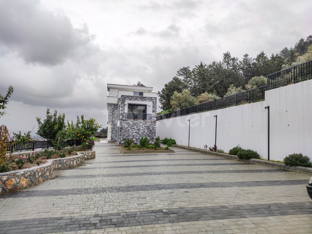 Villa For Sale in Karşıyaka, Kyrenia