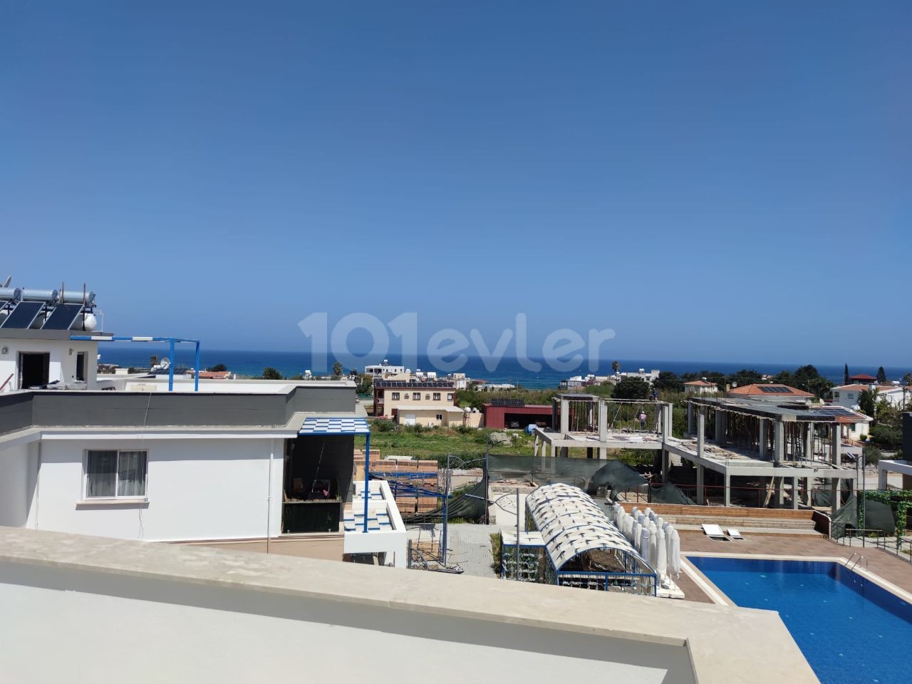 Neue 3+1 Wohnung mit Meerblick-Terrasse zu vermieten in Karsiyaka in Gehweite zum Meer