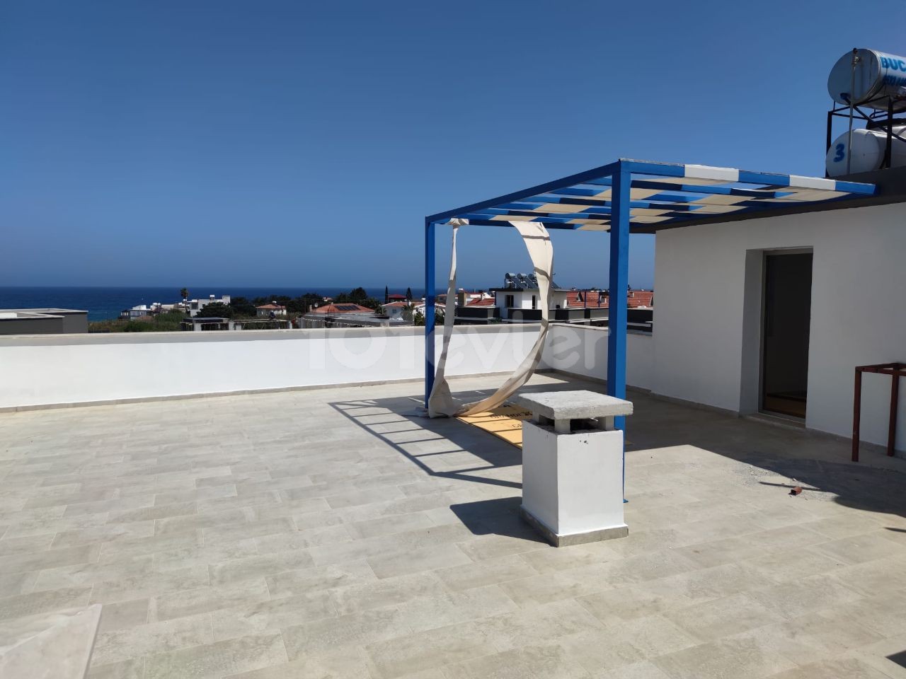 Neue 3+1 Wohnung mit Meerblick-Terrasse zu vermieten in Karsiyaka in Gehweite zum Meer