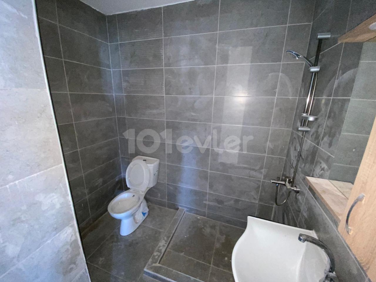 3+1 Flat With Sea View In A Building With Elevator In The Center Of Kyrenia