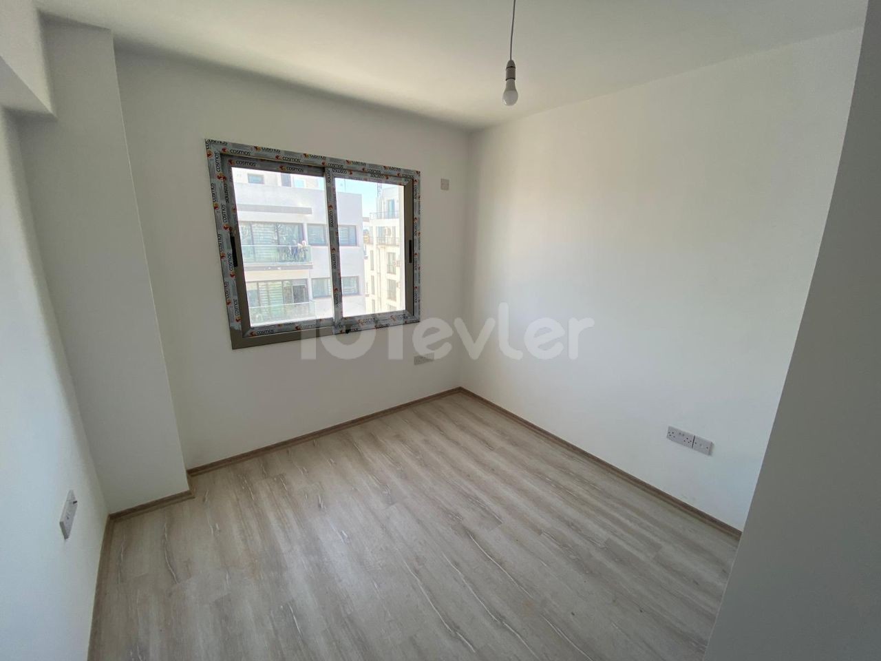 3+1 Flat With Sea View In A Building With Elevator In The Center Of Kyrenia