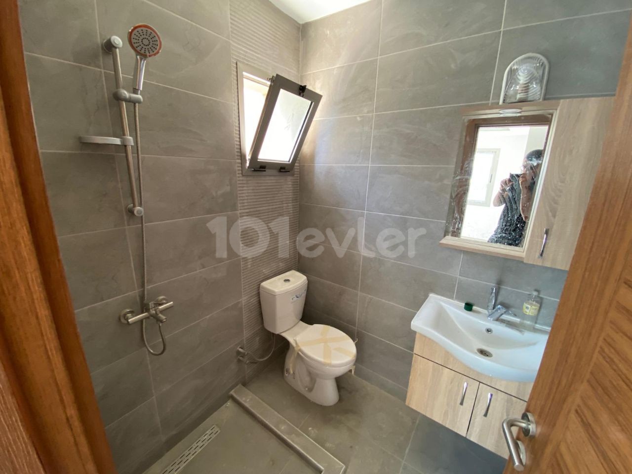 3+1 Flat With Sea View In A Building With Elevator In The Center Of Kyrenia