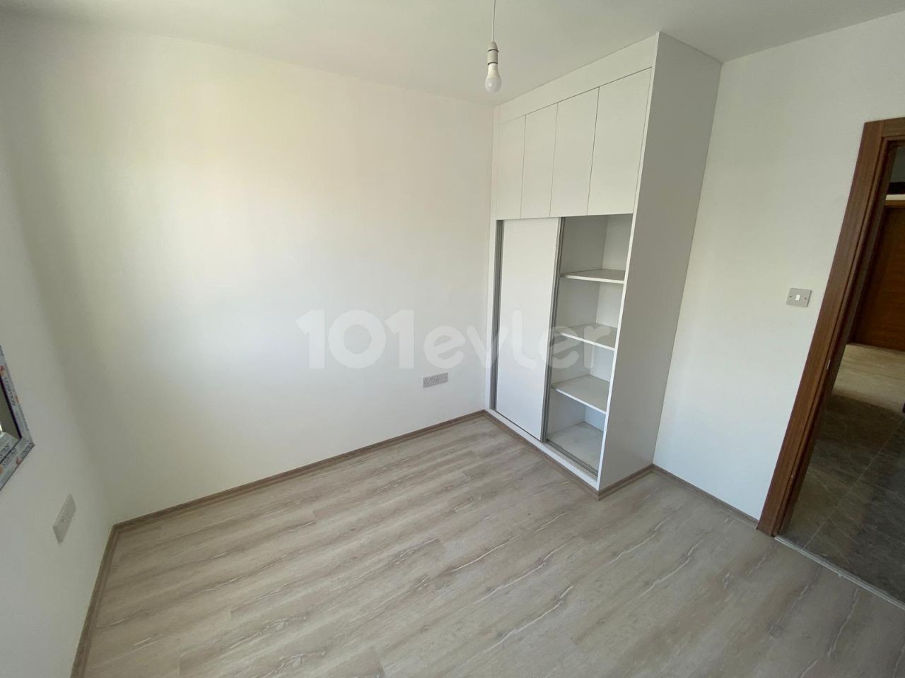 3+1 Flat With Sea View In A Building With Elevator In The Center Of Kyrenia