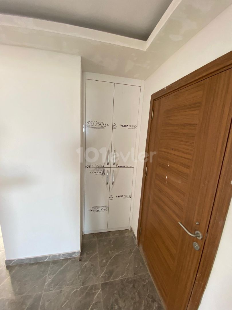 3+1 Flat With Sea View In A Building With Elevator In The Center Of Kyrenia