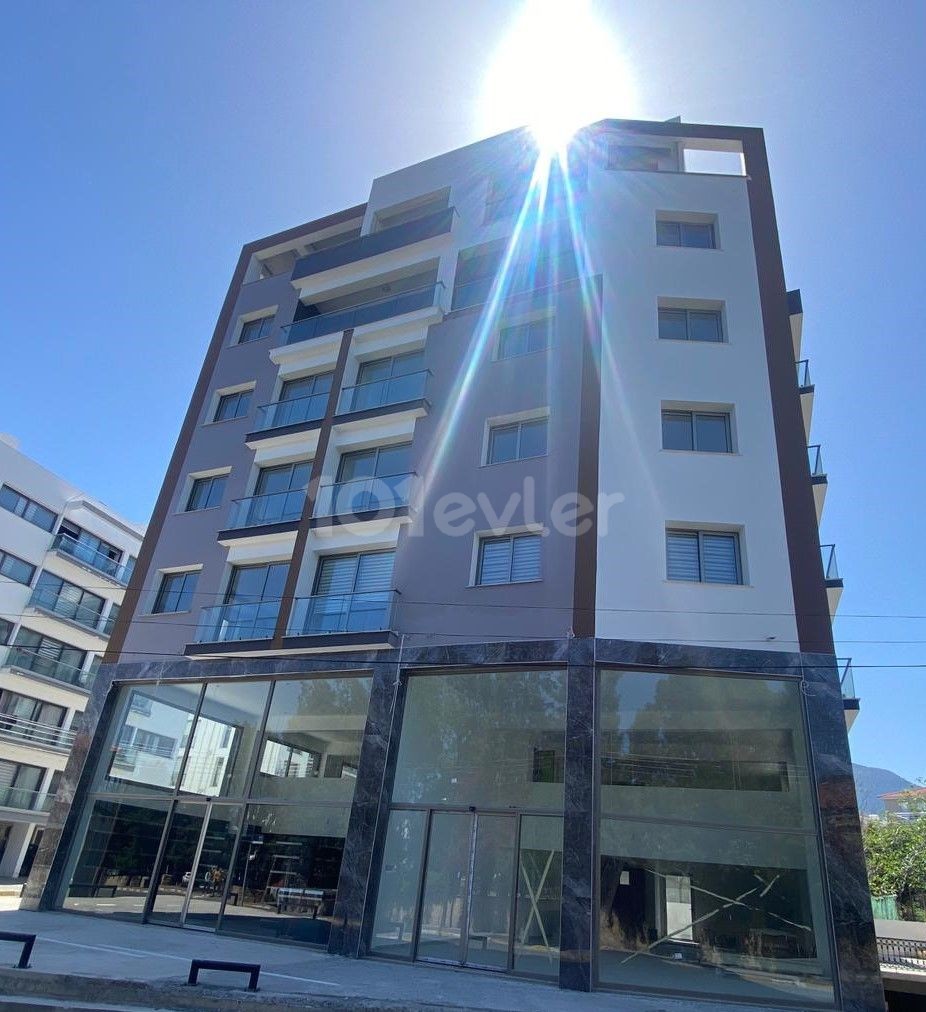 3+1 Flat With Sea View In A Building With Elevator In The Center Of Kyrenia