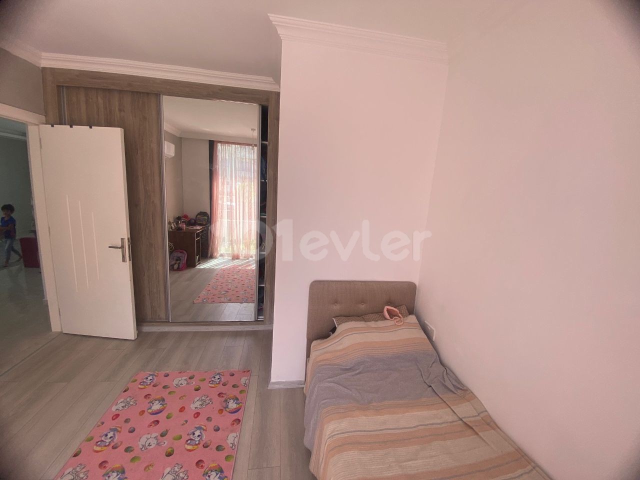 2+1 Flat For Rent In A Complex With Swimming Pool In Girne, Alsancak