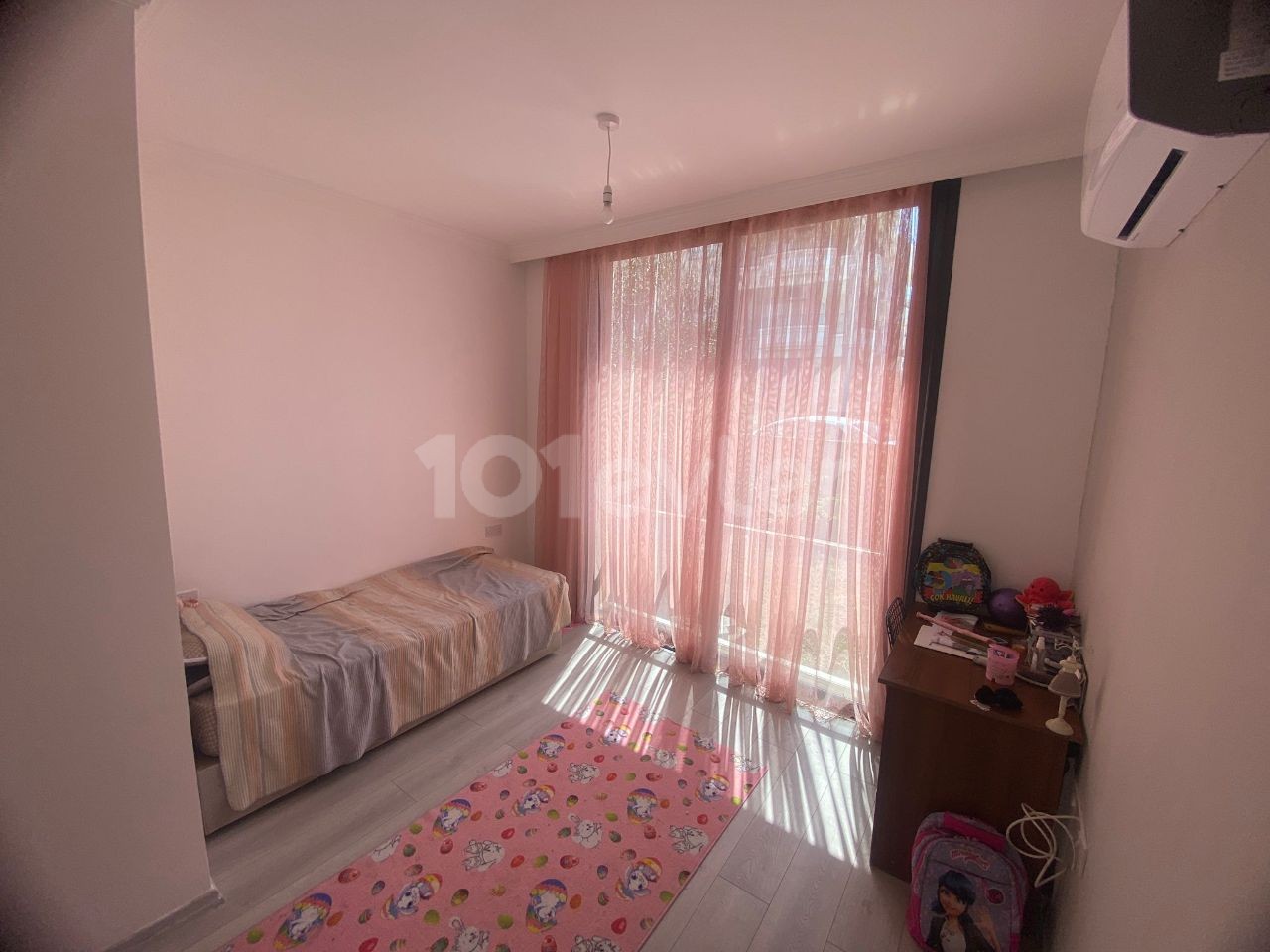 2+1 Flat For Rent In A Complex With Swimming Pool In Girne, Alsancak