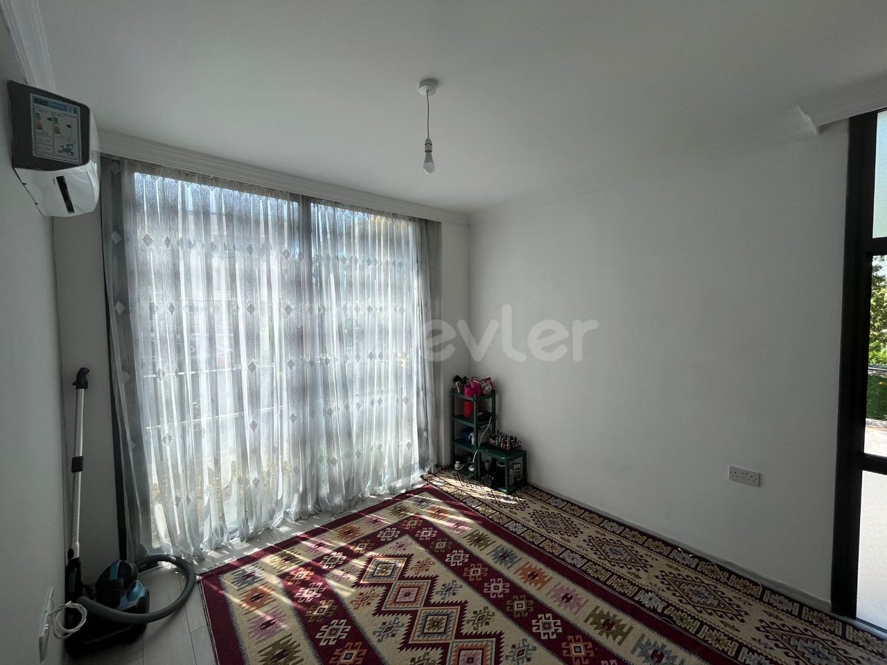 2+1 Flat For Rent In A Complex With Swimming Pool In Girne, Alsancak