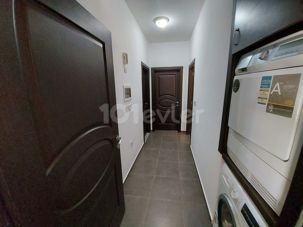 Satılık Aile Apartmaninda 2+1 Geniş Teraslı Penthouse Daire