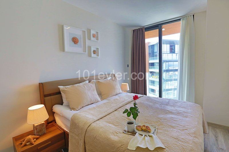  Luxurious 3 Bed Apartment in Prestigious Building  