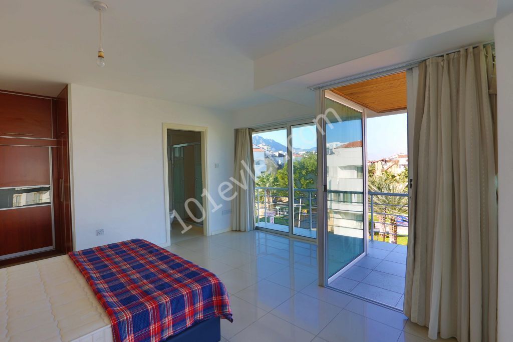 Spacious 2 Bedroom Penthouse Located in Kyrenia Town Centre 