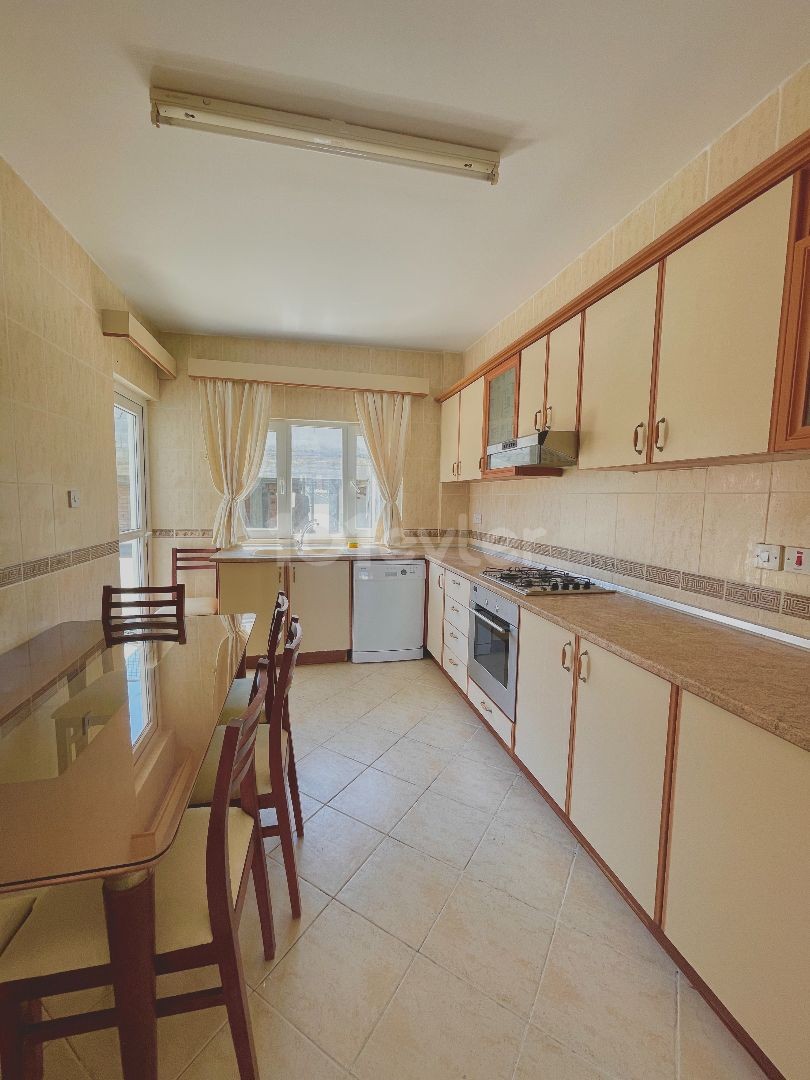 3 BEDROOM PENTHOUSE IN CENTRAL KYRENIA