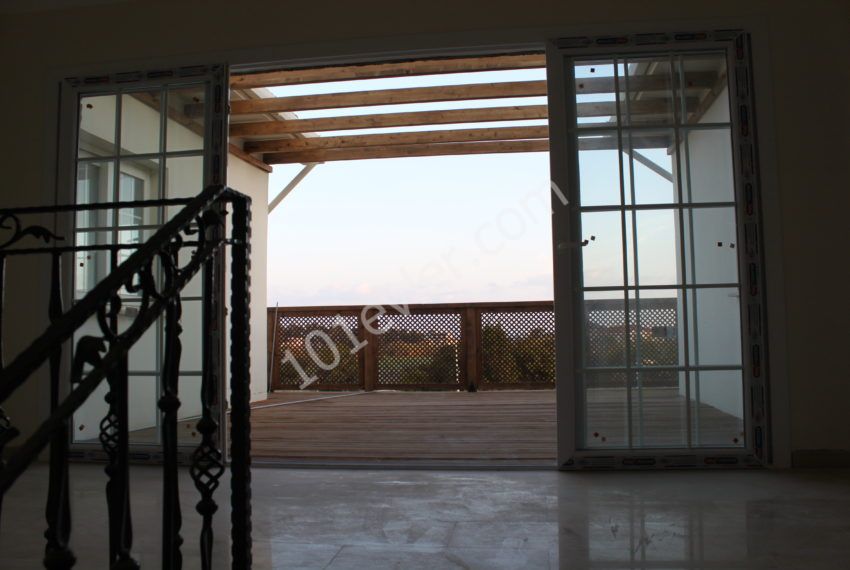 Brand new project – Elegant 3 bedroom Villa – Karsiyaka / Lapta boarder seaside.