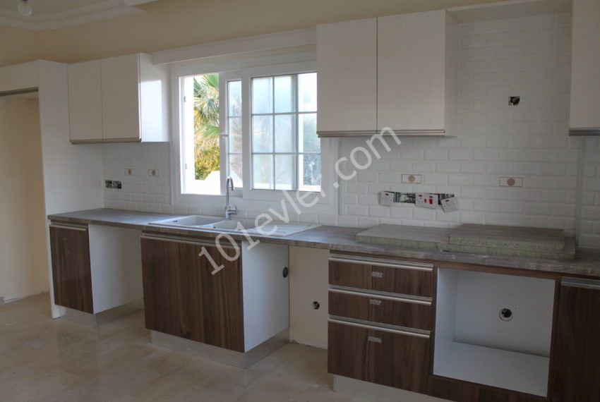 Brand new project – Elegant 3 bedroom Villa – Karsiyaka / Lapta boarder seaside.