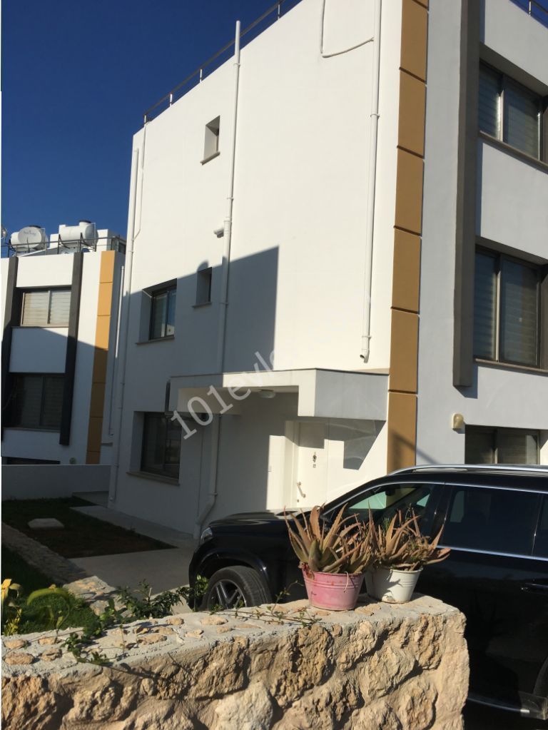 Villa To Rent in Girne Merkez, Kyrenia