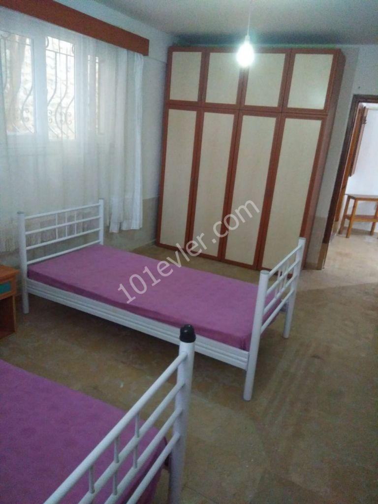 GİRNE MERKEZDE 1+1 DAİRE