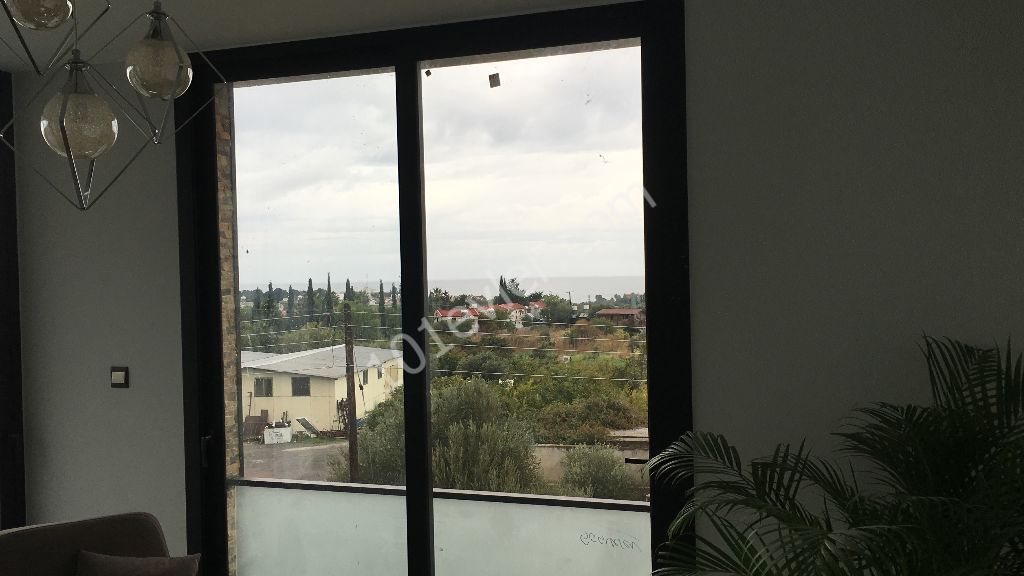 SOFORTIGE LIEFERUNG WOHNUNG MIT BLICK AUF DIE BERGE UND DAS MEER IN KYRENIA LAPTA ** 